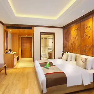 ***** Hotel Seven Seas India