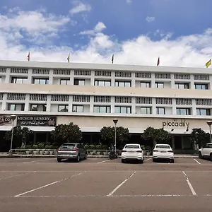 **** Hotel The Piccadily India